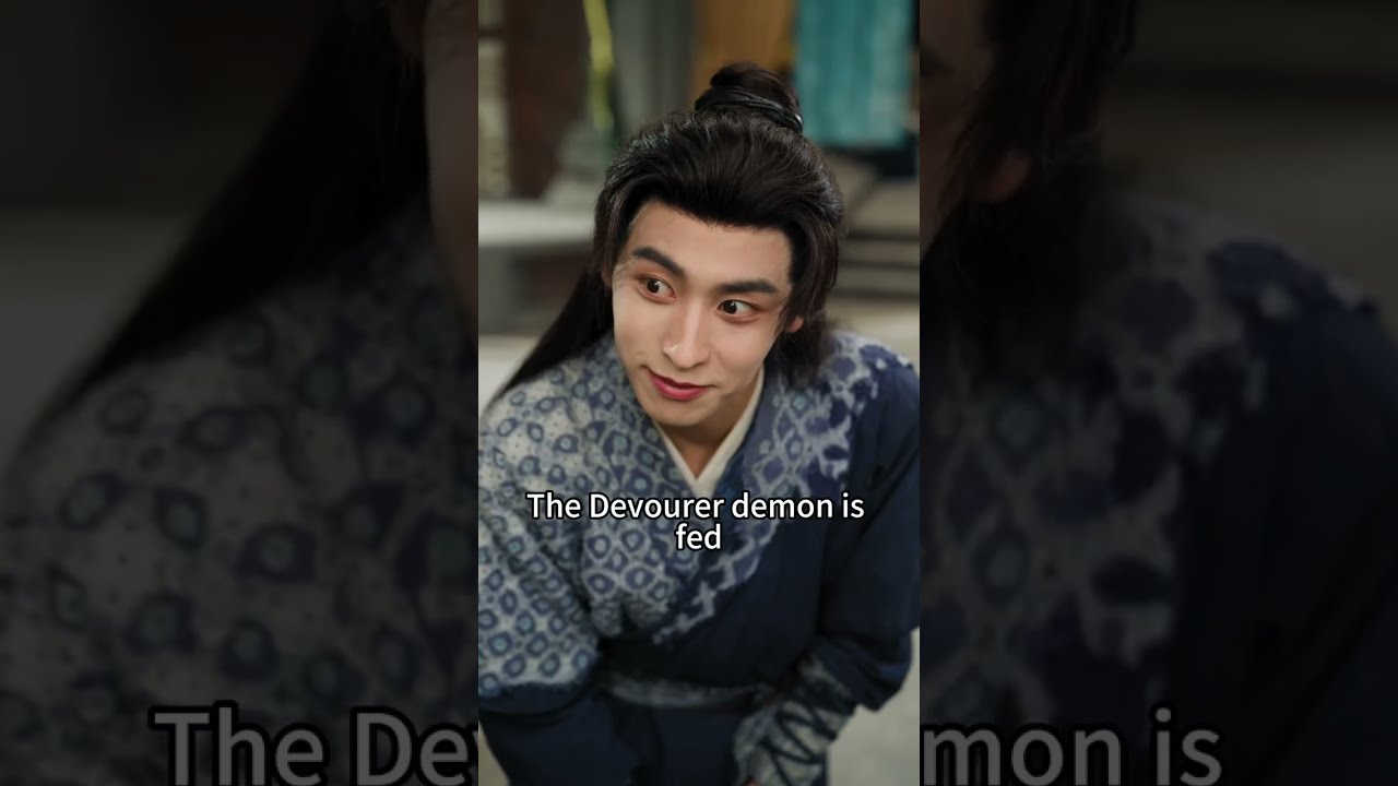 Male lead plays dumb, hides behind beauty to peek at her body！#drama #chinesedrama #movie
