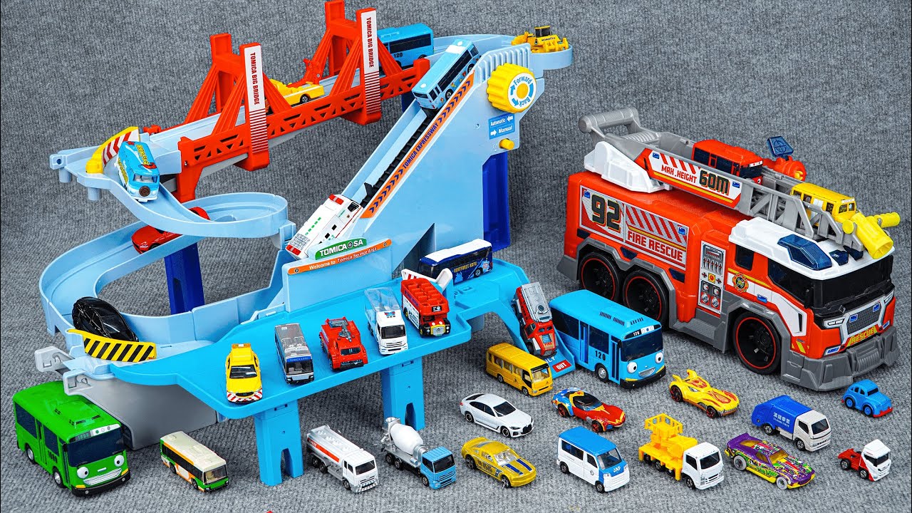トミカ 変形消防車玩具コレクション| コースがのび～る！２WAYにぎやか高速どうろ Tomica Transforming Fire Truck Toy Collection Playset ASMR