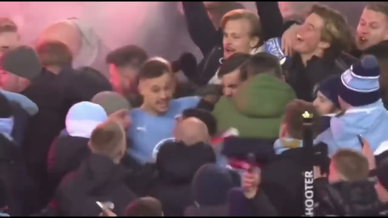 Malm&ouml; FF fans celebrate championship title 04 12 2021🇸🇪 Omicron Corona