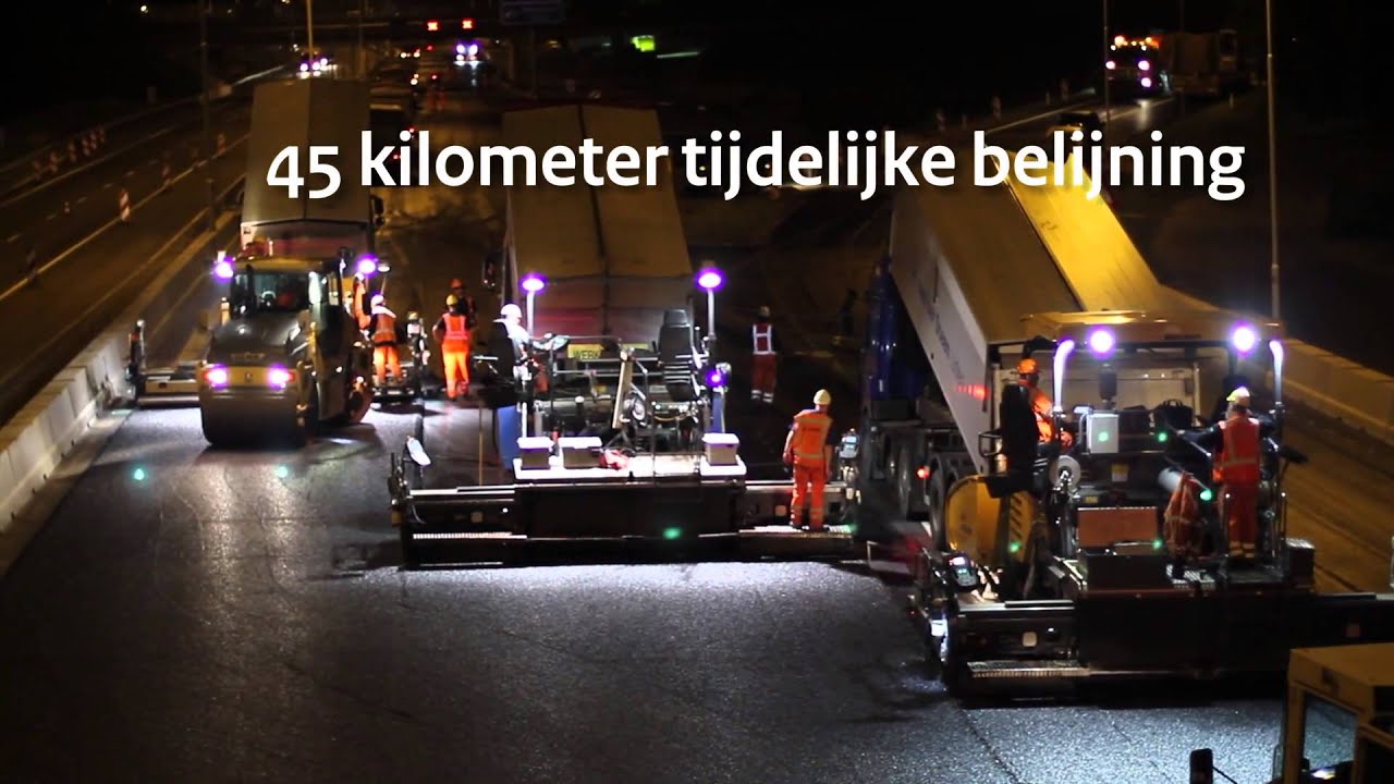 Asfalteren A27/A28 in de nacht