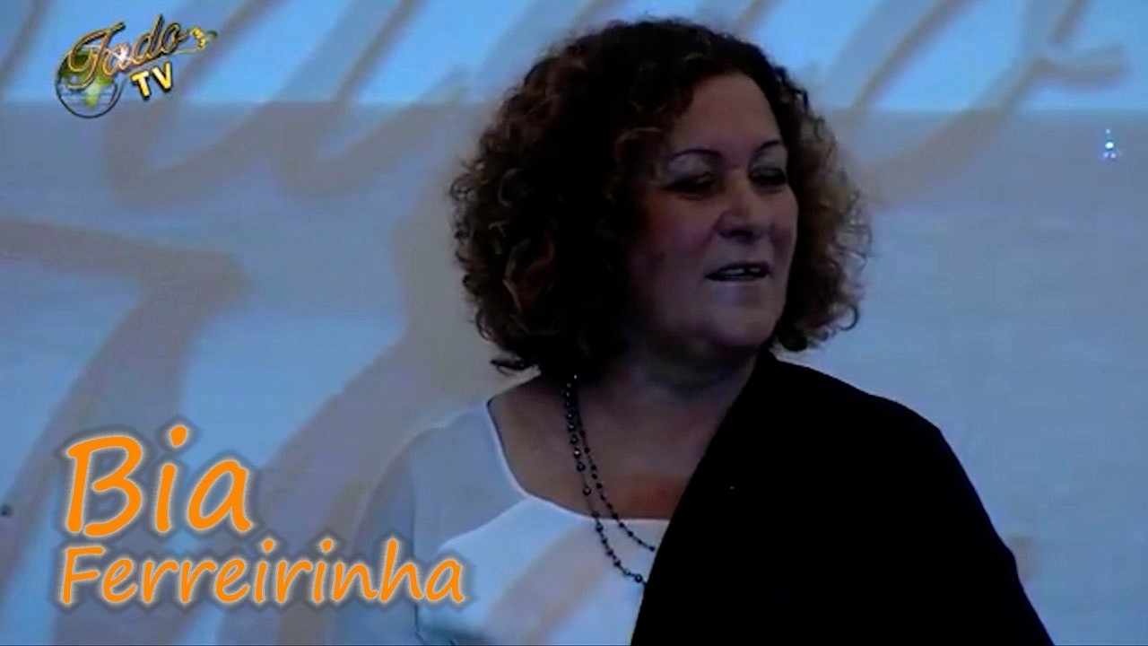 BIA FERREIRINHA  ao vivo com dois fados 