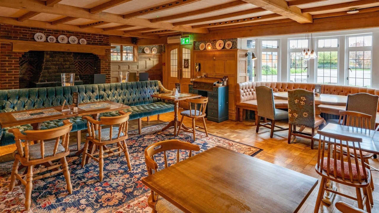 The Bird In Hand, Reading, United Kingdom | Travel With Kiara