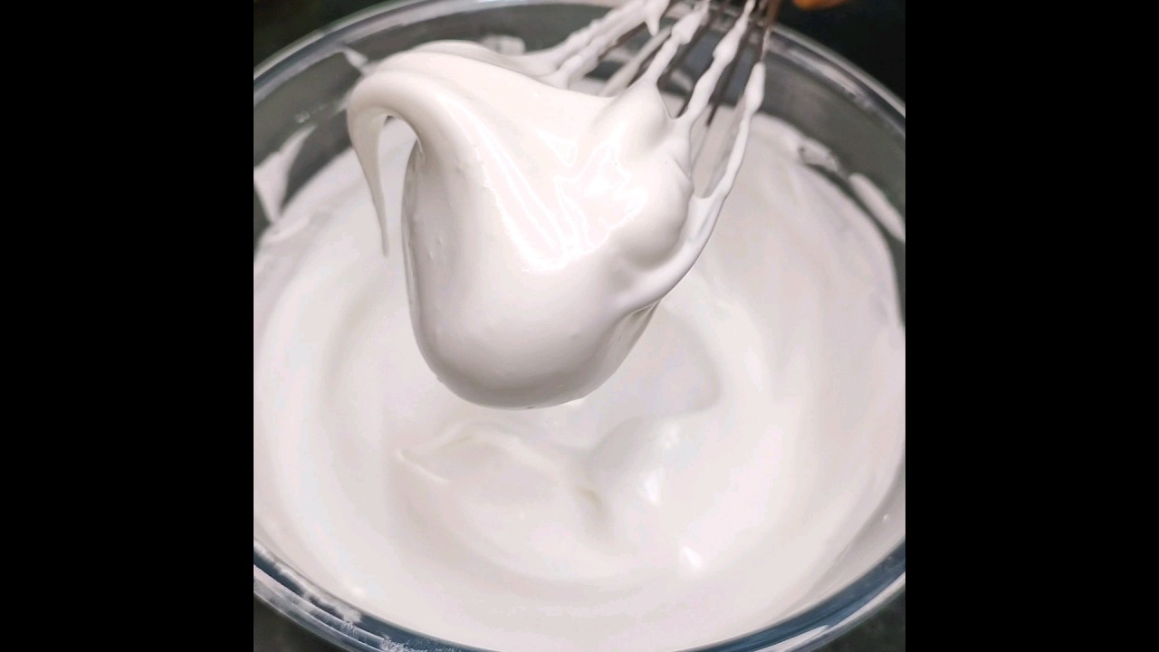 Perfect Meringue by hand in 15 mins | Egg foam by hand #shorts
