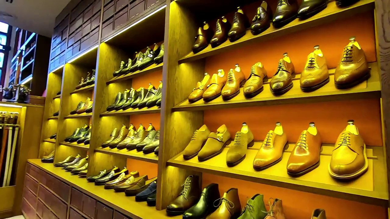 Buying Leather shoes of CARMINA