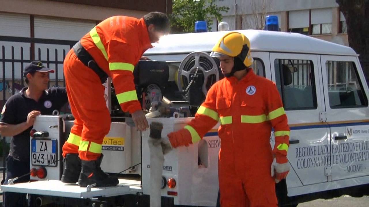 Protezione civile AEOPC Roma - ricarica acqua mezzo antincendio
