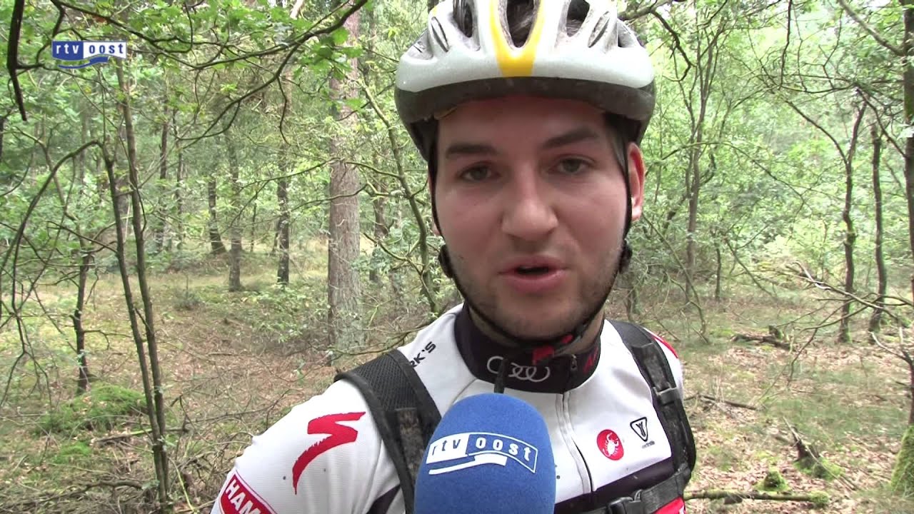 Mountainbiker gewond door gespannen draad op mountainbikeroute Lemelerberg