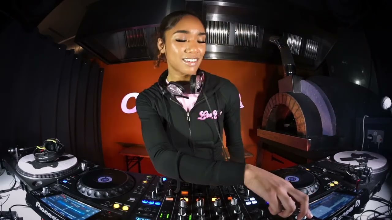 DJ Lee Lee - CROP RADIO - 15/12/25