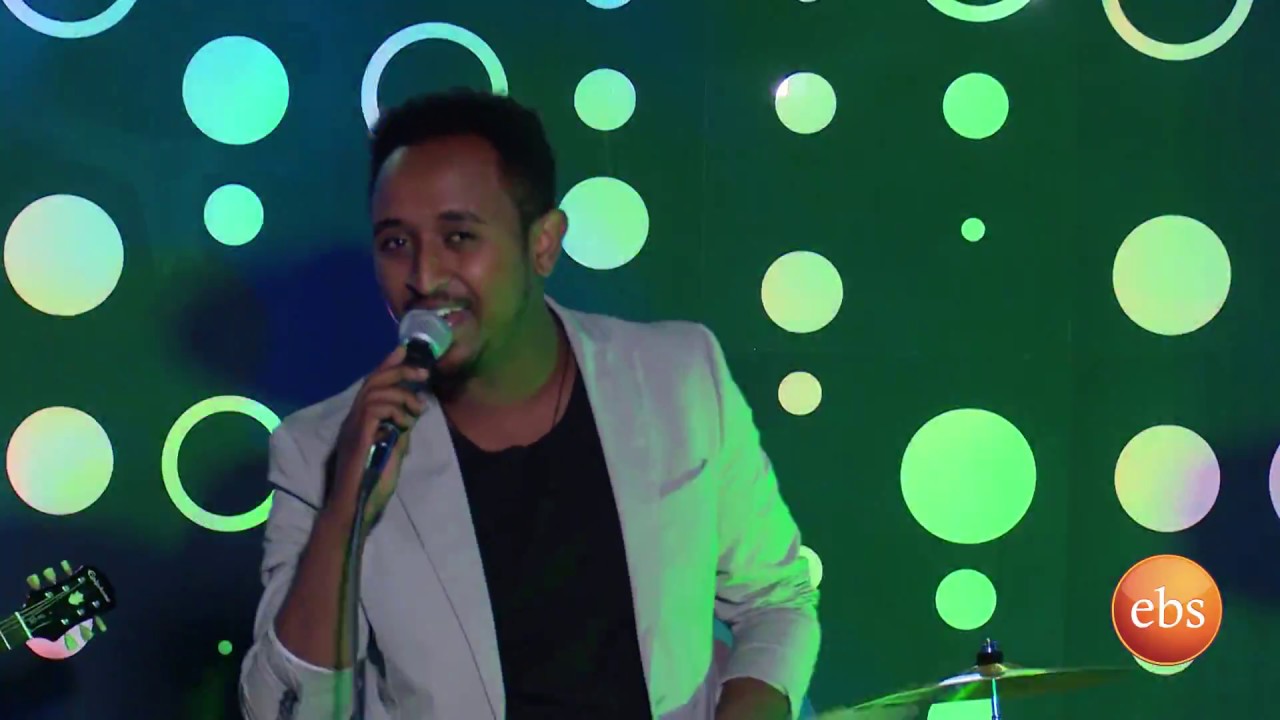 ድምፃዊ መሳይ ተፈራ ካሳ ሙዚቃዉን በማን ከማን ከመሳይ ጋር /Mesay Tefera Kassa Live Performance Mesay Show