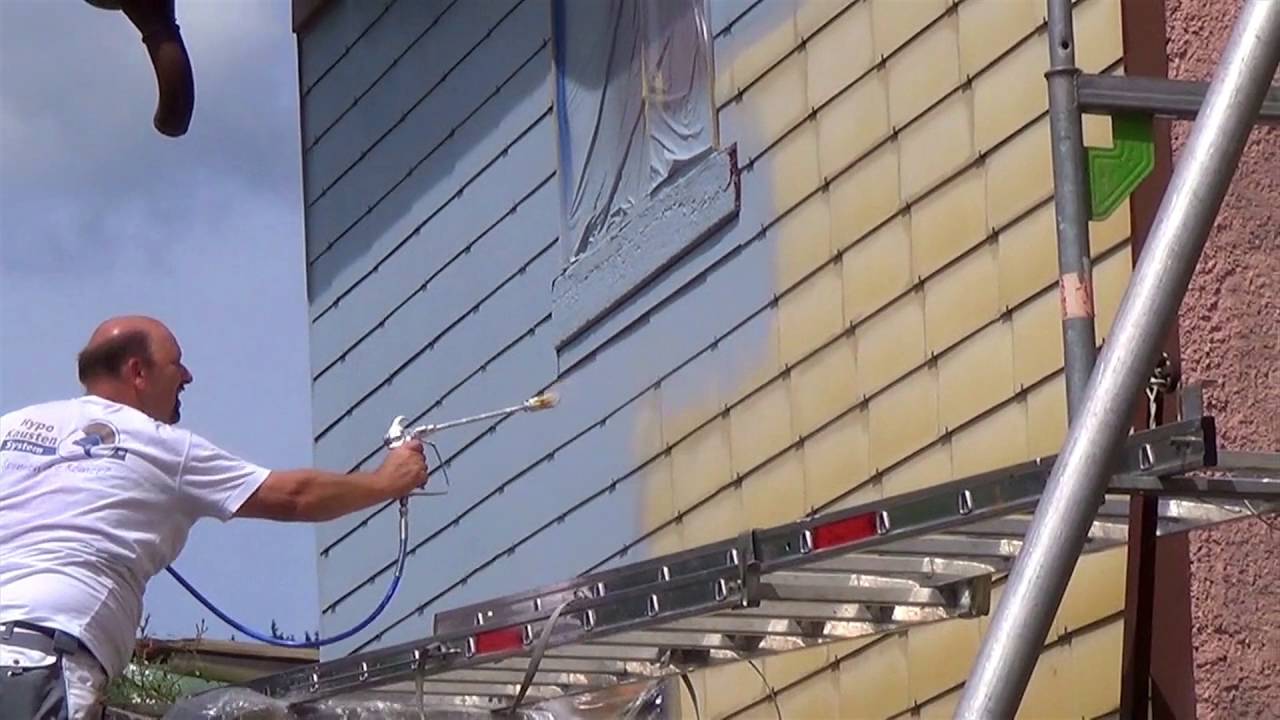 FARBMAX Airless 2700 im Einsatz mit Edel Activ Color auf Schieferfassade