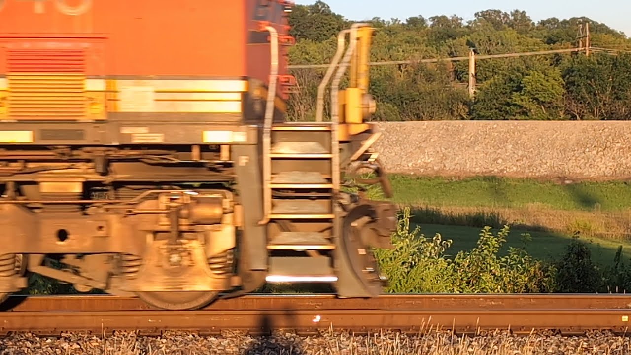 20240903 201251045 428347V S 2x{BNSF???? unit empty auto rack F