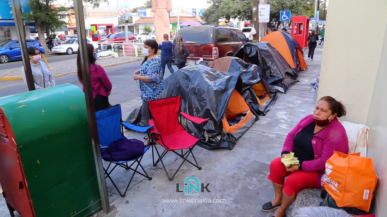 FAMILIAS "ACAMPAN" DÍA Y NOCHE EN EL HOSPITAL PEDIÁTRICO DE CULIACÁN