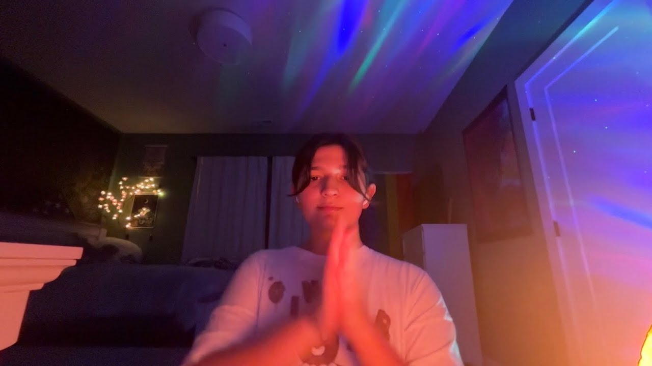 Trying the spit painting ASMR trigger for the first time! (Lofi)