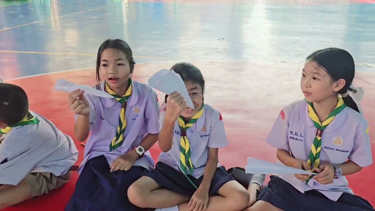 กิจกรรมบ้านนักวิทยาศาสตร์น้อย ประเทศไทยระดับประถมศึกษา เครื่องบินกระดาษ