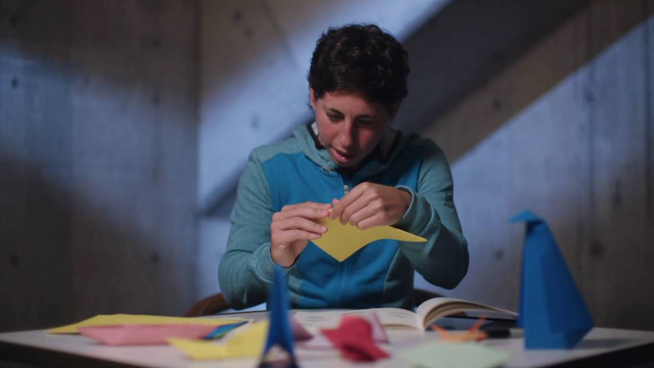 WTA Stars Make Origami
