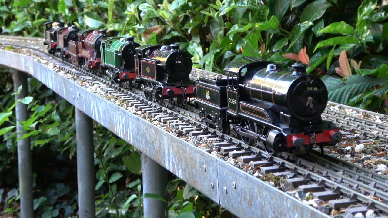 Hornby 0-4-0 Clockwork Locomotive competition - Which one has the longest run ?