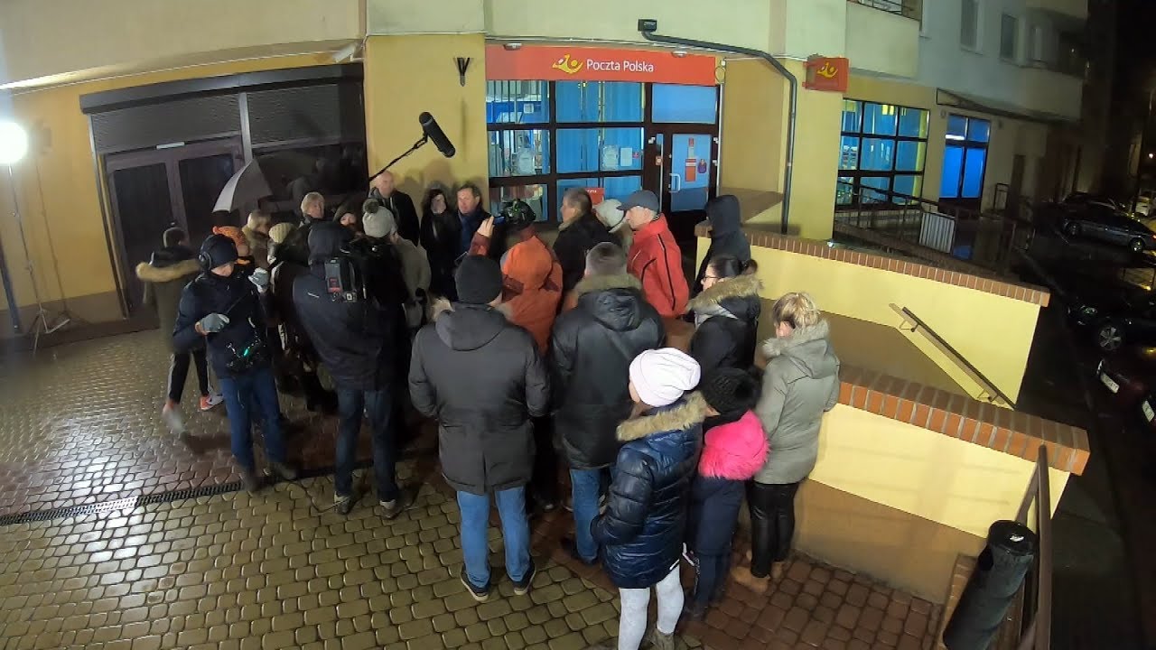 Dostają listy po paru miesiącach. Dyrektor poczty: Jest mi głupio  (UWAGA! TVN)