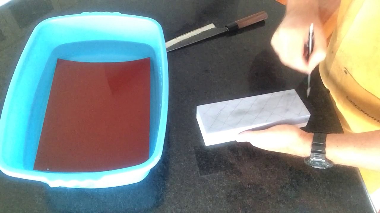 How to flatten a water stone