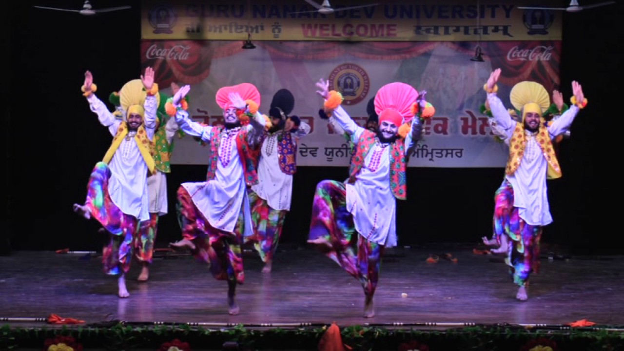 GNDU Campus Bhangra Team at youth fest 2016