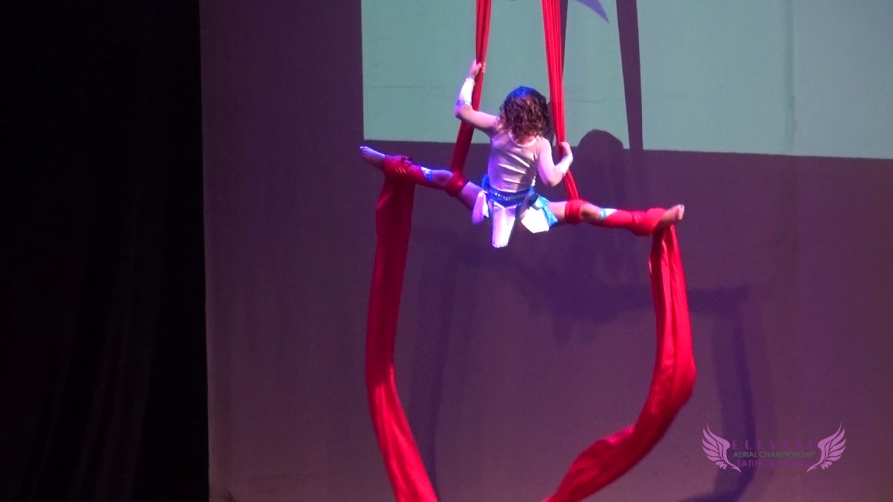 ELÉVATE AERIAL CHAMP. LATINOAMÉRICA 2019-1er lugar Tela Mini Kids Amateur Ma Fernanda Valdés, México