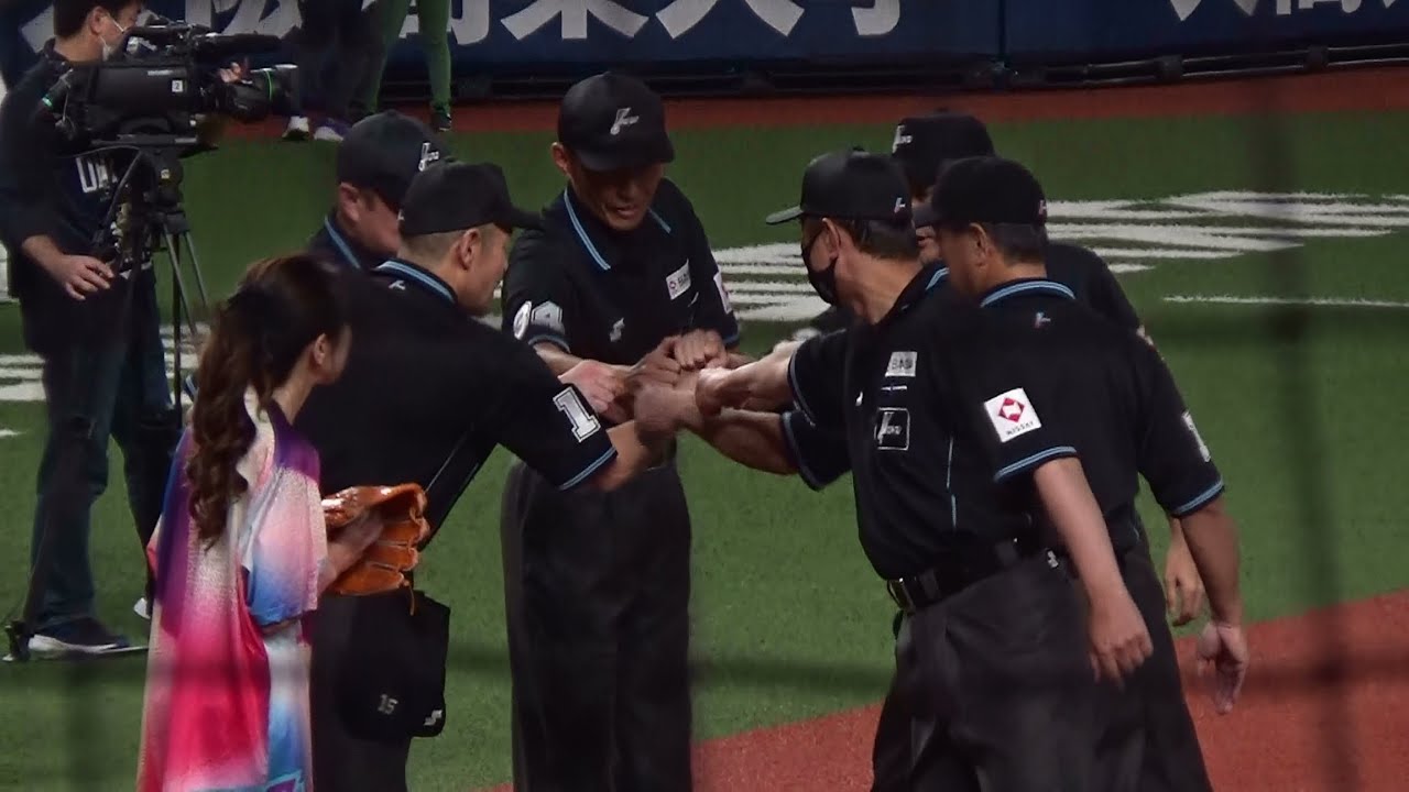 【審判ウォッチ（CS編）】長井審判員以外全員50代の審判員で構成された審判団による試合前のプレートミーティングの様子【2023.10.21 オリックス vs 千葉ロッテ CSファイナル第4戦】