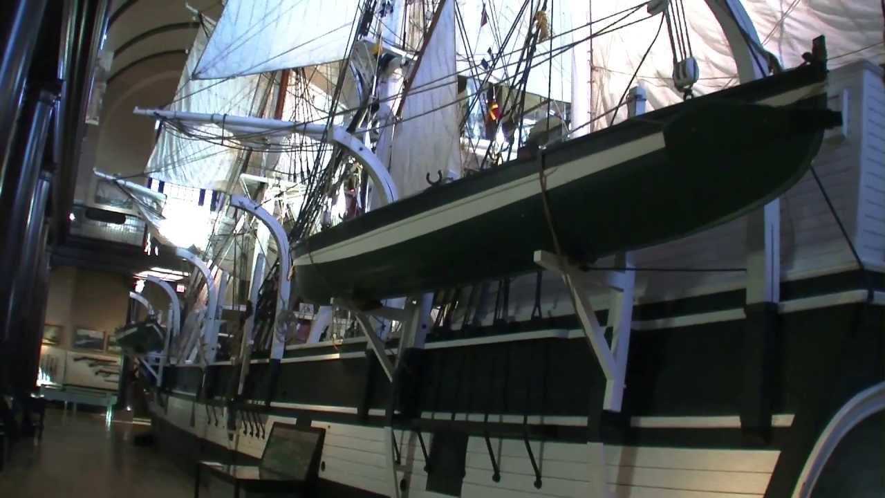New England Boating - New Bedford, MA: Harbor Tour