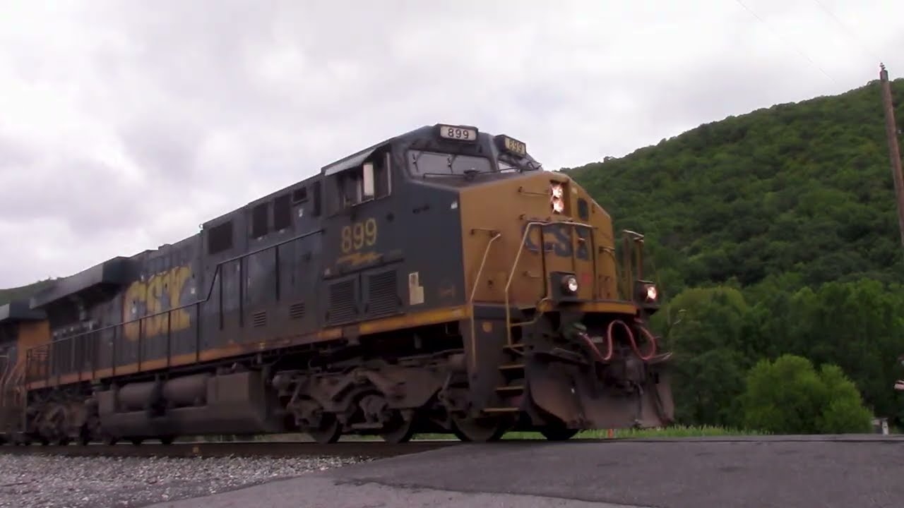 MAX TRACK SPEED!!! CSX Train in a Hurry! #train #csx