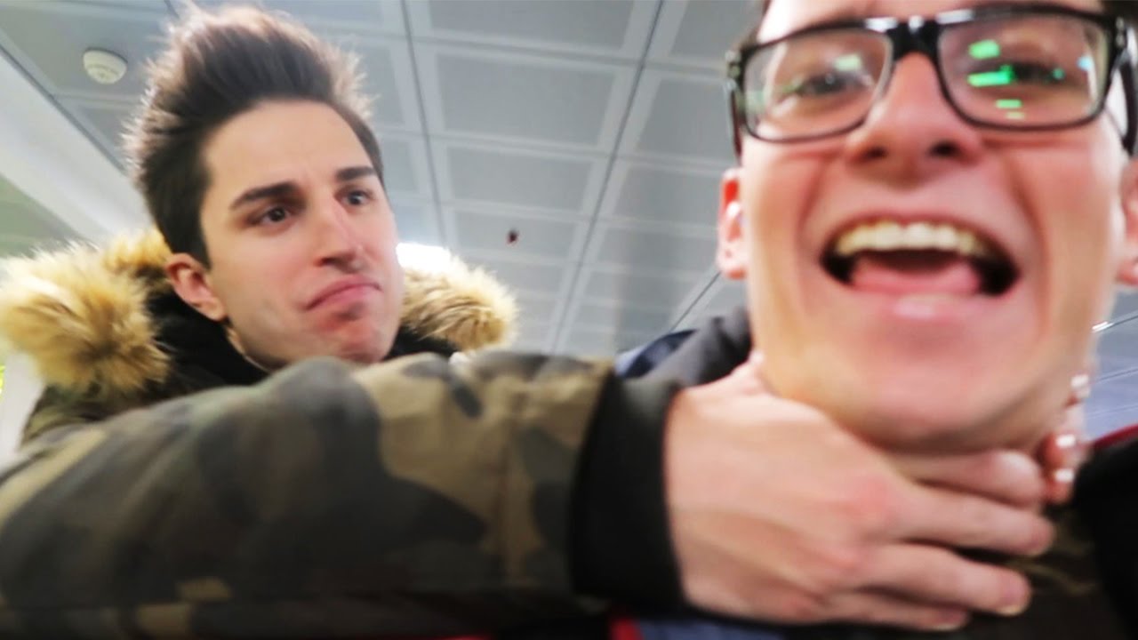 HO RUBATO IL MONDO DI MINECRAFT A SURRY !! ANIMA PERDE L'AEREO ?!
