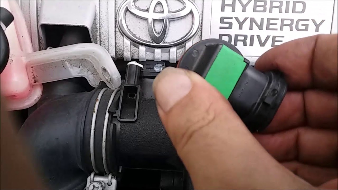 2013 Prius Passenger Side Low Beam Headlight Bulb Replacement (without removing bumper)