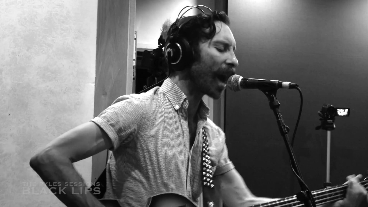 Black Lips - Bow Down and Die (live on The Pyles Sessions)