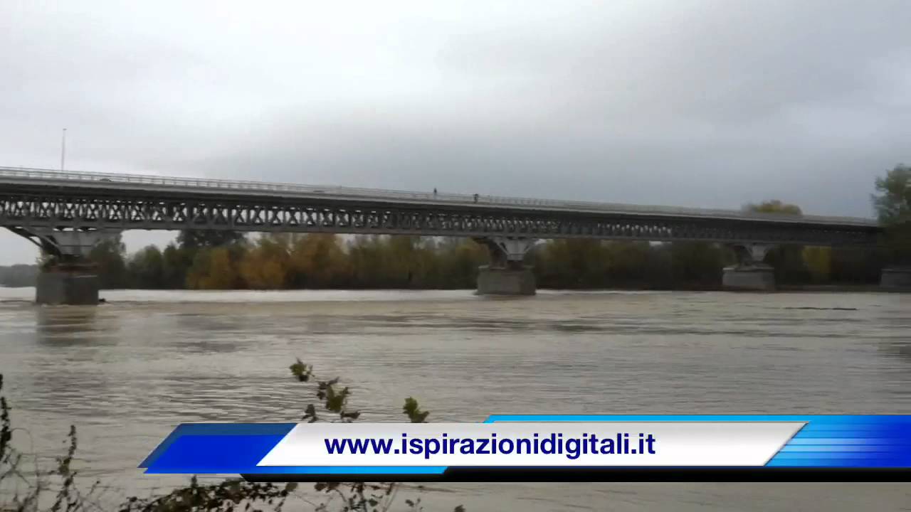 Piacenza fiume PO piena novembre 2011