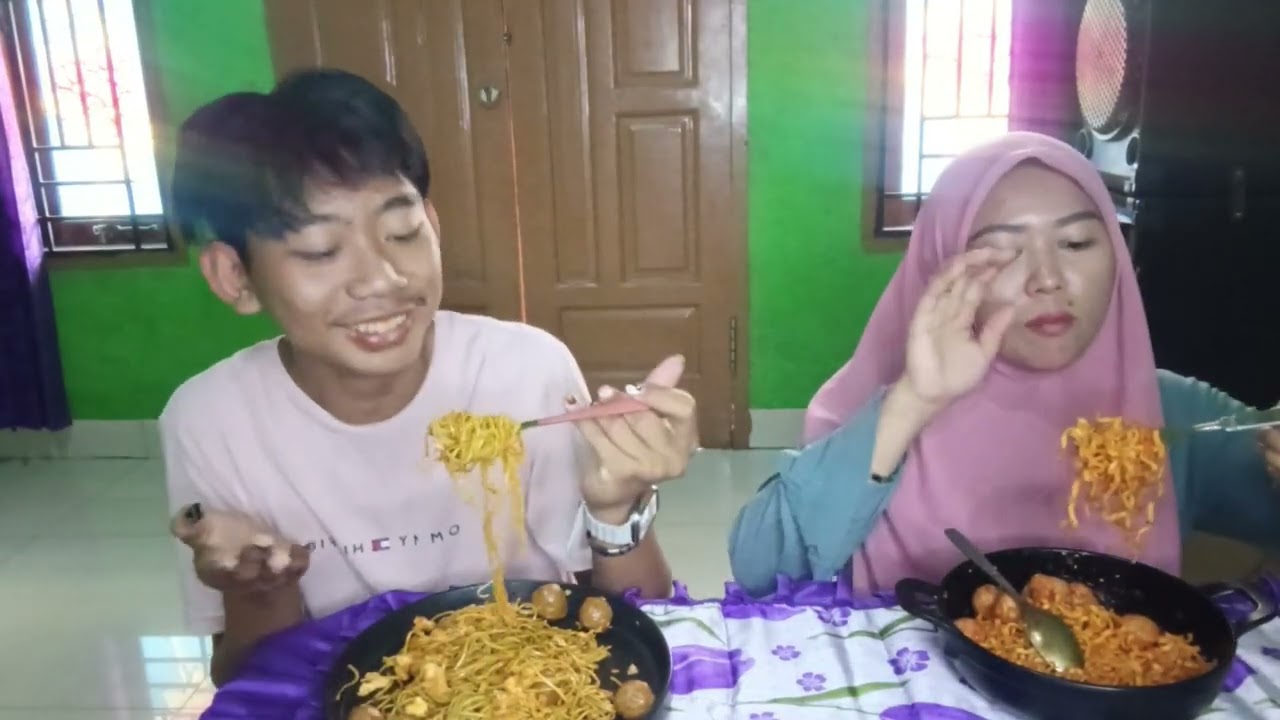 Episode 3. Mukbang bareng Kak Tia 