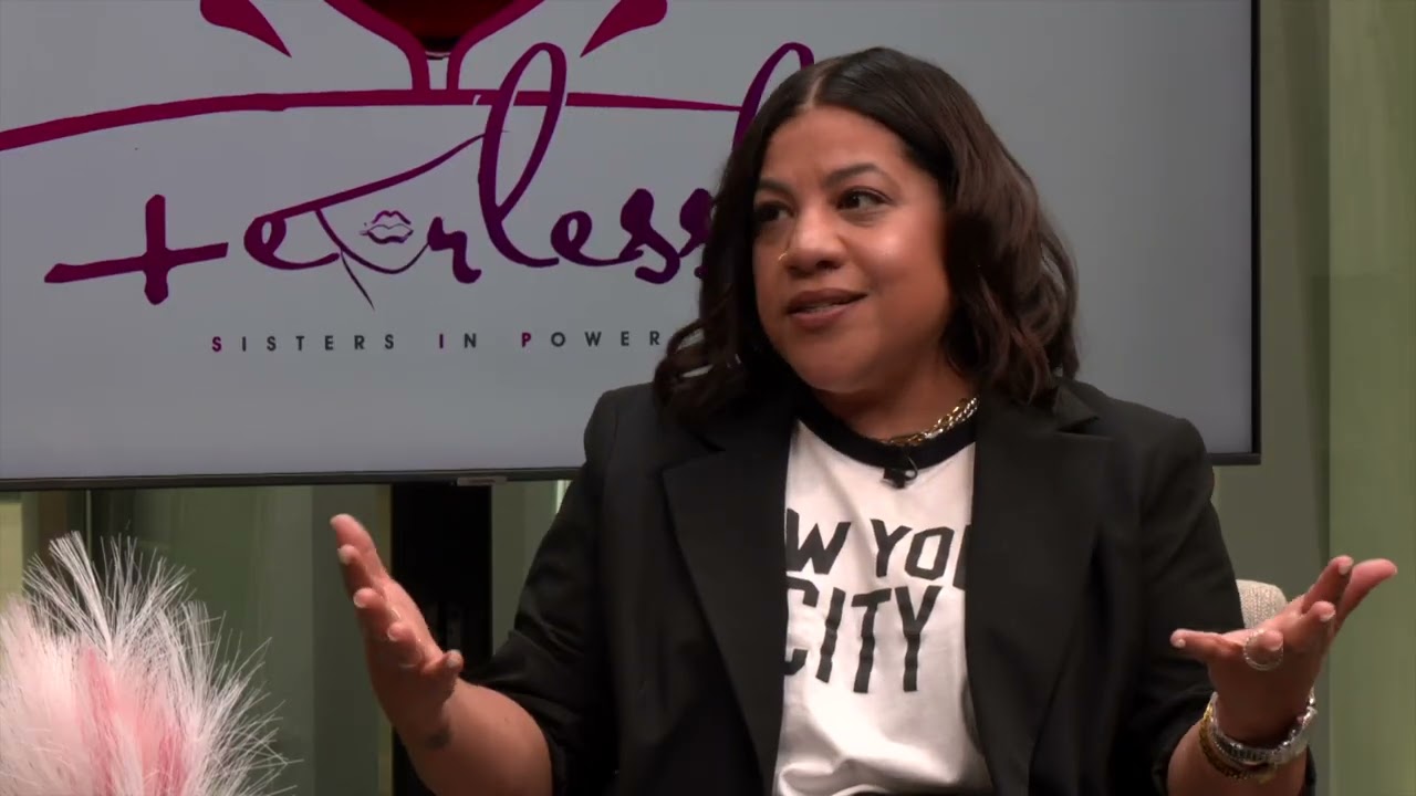 @sipfearlessly w/guest @AnnyMartinez & host @suefearless
