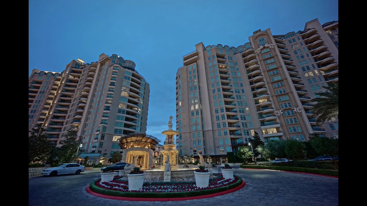 Квартира № 403 по адресу 9103 Alta Drive, элитный жилой комплекс Queensridge Place в Лас-Вегасе.