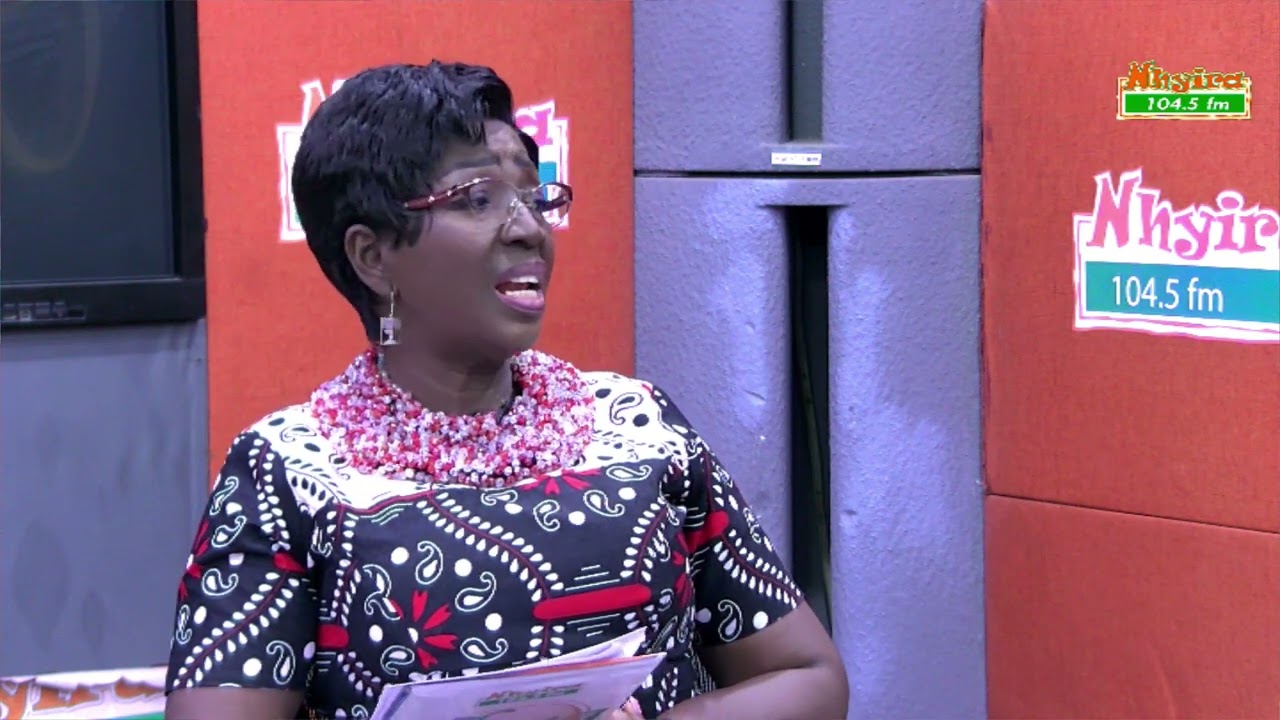 Lady cries as ex-boyfriend takes control of joint savings.