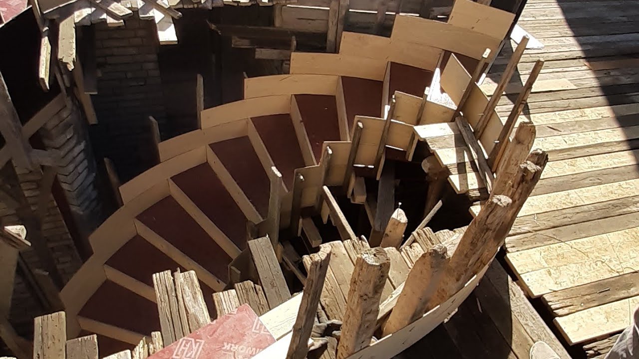 شرح وتنفيذ السلم الحلزوني مع ذكر جميع التفاصيل في هذا الفيديو /Execution of the spiral staircase