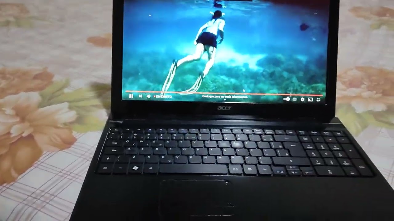 Notebook Acer core i5 HD 500 RAM 4GB tela 15.6 teclado num&eacute;rico bateria segura mais de 3h