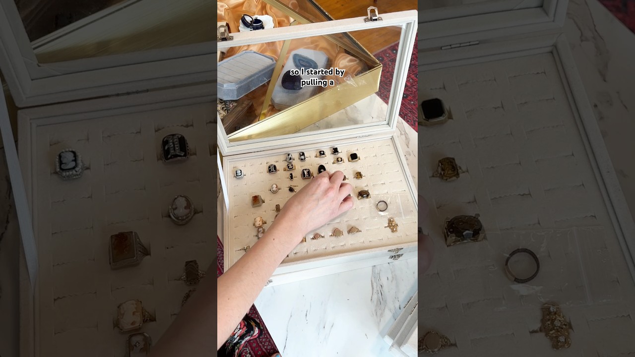 В поисках новой семейной реликвии что бы вы выбрали? #mjvjewelry #vintagejewelry