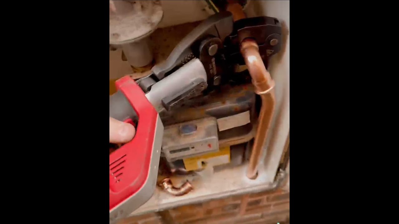 Jones the Gas tests MacPress Angled jaws with his Rothenberger TT Compact III