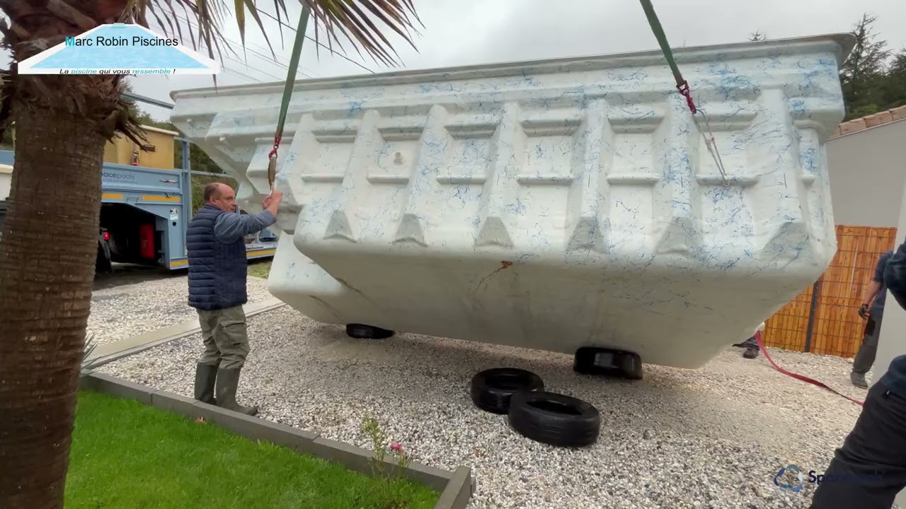 Mercredi 22 octobre : installation, mise en service d'une piscine STAR 5 à Saint Yzan de Soudiac