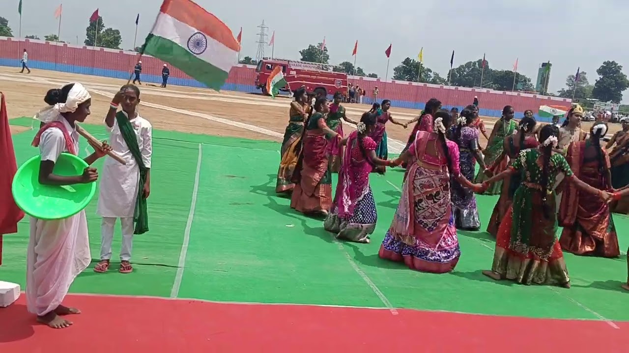 jaya jayahe telangana new song dance performance by GGHS students