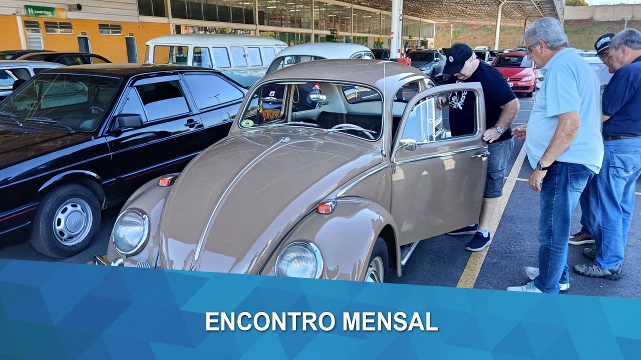 Encontro mensal de carros antigos reúne público e colecionadores em Guaxupé