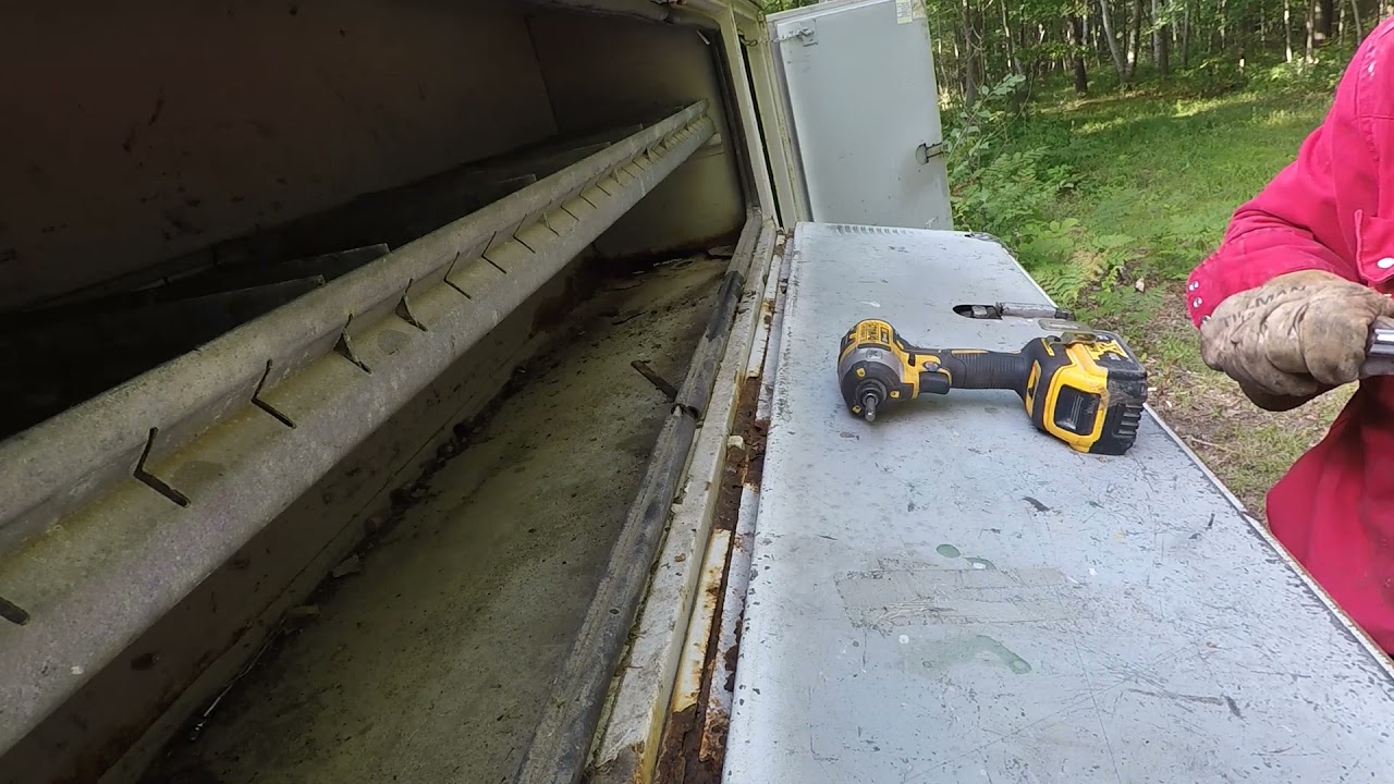 Cutting apart the service body