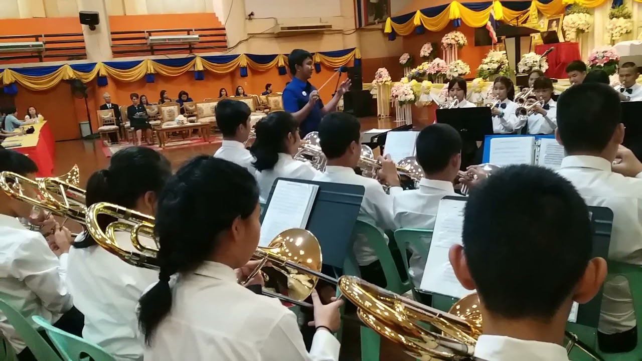 วงโยธวาทิตบราสแบนด์โรงเรียนสุรศักดิ์มนตรี บรรเลงเพลง Y.M.C.A