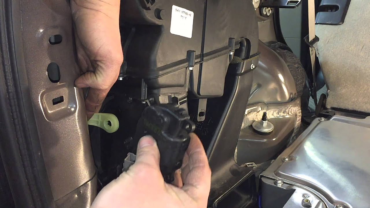 2005-2008 Ford Escape Hybrid Wrench Light B1239: Rear Mode Door Actuator Replacement