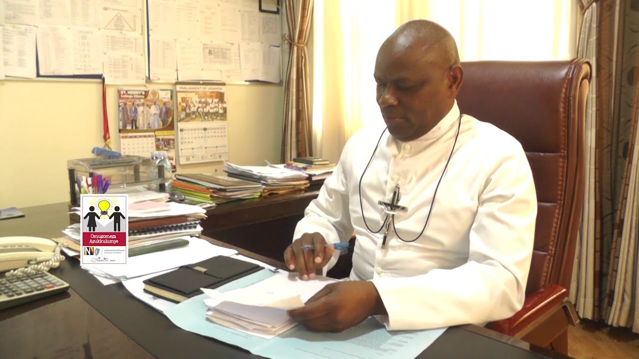 Agataliikonfuufu Omusomesa asukkulumye tukuleetedde Brother M  Wanambwa akyusizza St Henrys Kitovu