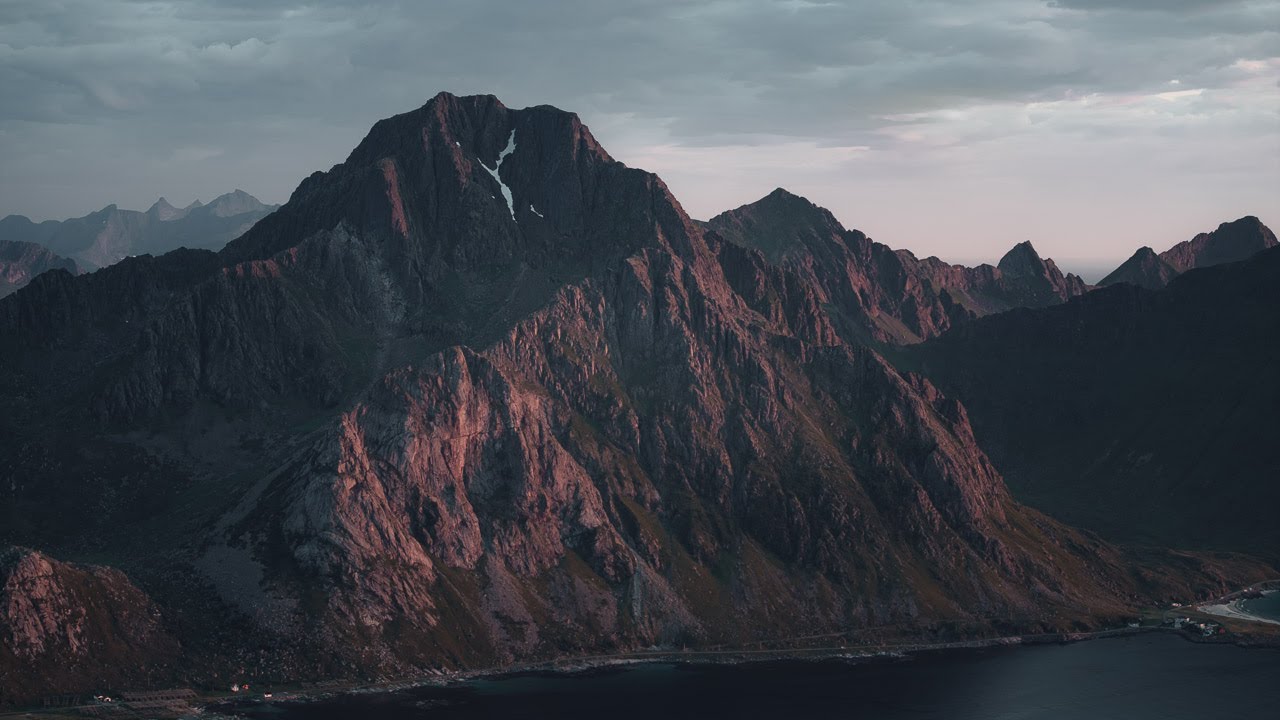 Stornappstinden hike - Flakstad&oslash;ya | Lofoten Islands | Norway