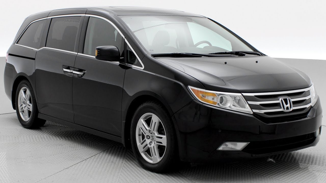 2013 Honda Odyssey Touring | Leather, Sunroof, 8 Passenger, Rear DVD | ridetime.ca