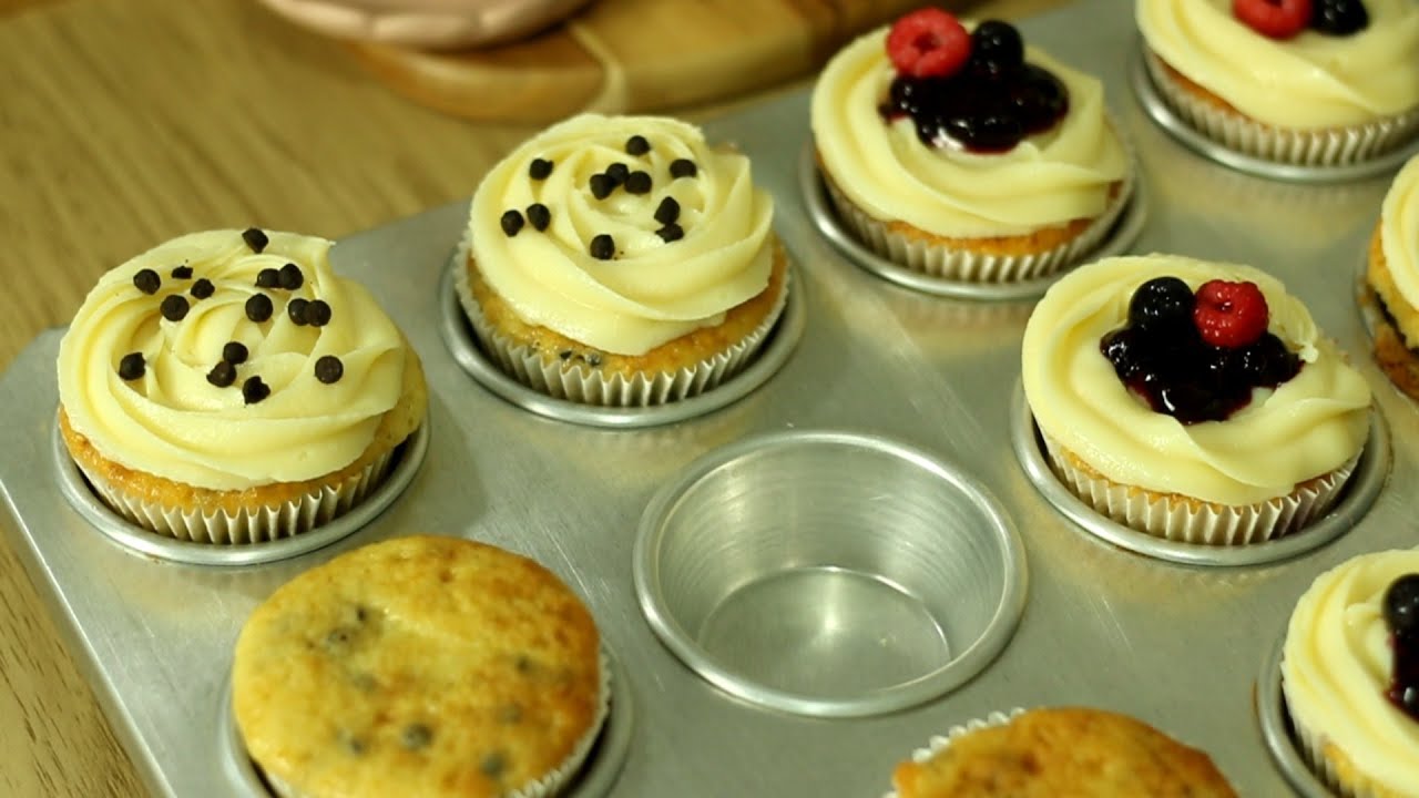 MASSA PERFEITA PARA CUPCAKES | CUPCAKE SABORISADO DE OREO E FRUTAS VERMELHAS | KAREN MUNHOZ