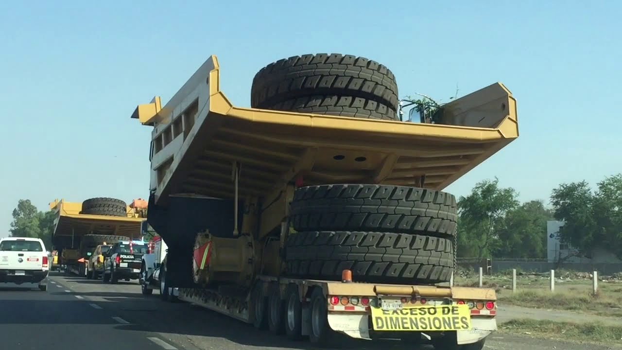Polic&iacute;a Federal Preventiva divisi&oacute;n Pesos y Dimensiones en carretera Mex 15 Guasavito, Sinaloa