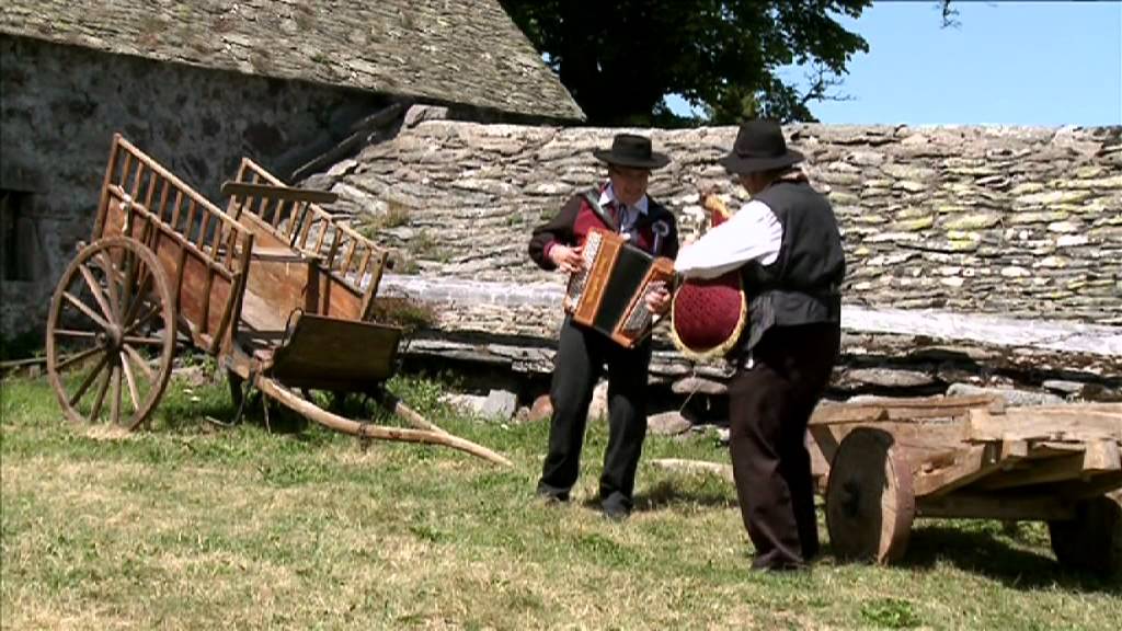 LA BOURREE DE LA MARIANNE Sébastien PERRIN